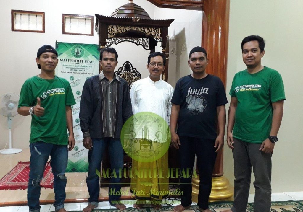 pengiriman-mimbar-masjid-ukir-kaligrafi-jepara-1024x718 pengiriman-mimbar-masjid-ukir-kaligrafi-jepara-1024x718