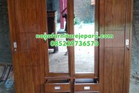 Gambar-Lemari-Pakaian-Sliding-4-pintu-Jati-Kaca-200x135  