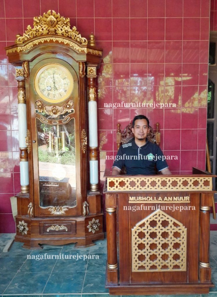 Owner-Syaiful-Khobir-Naga-Furniture-Jepara-scaled  