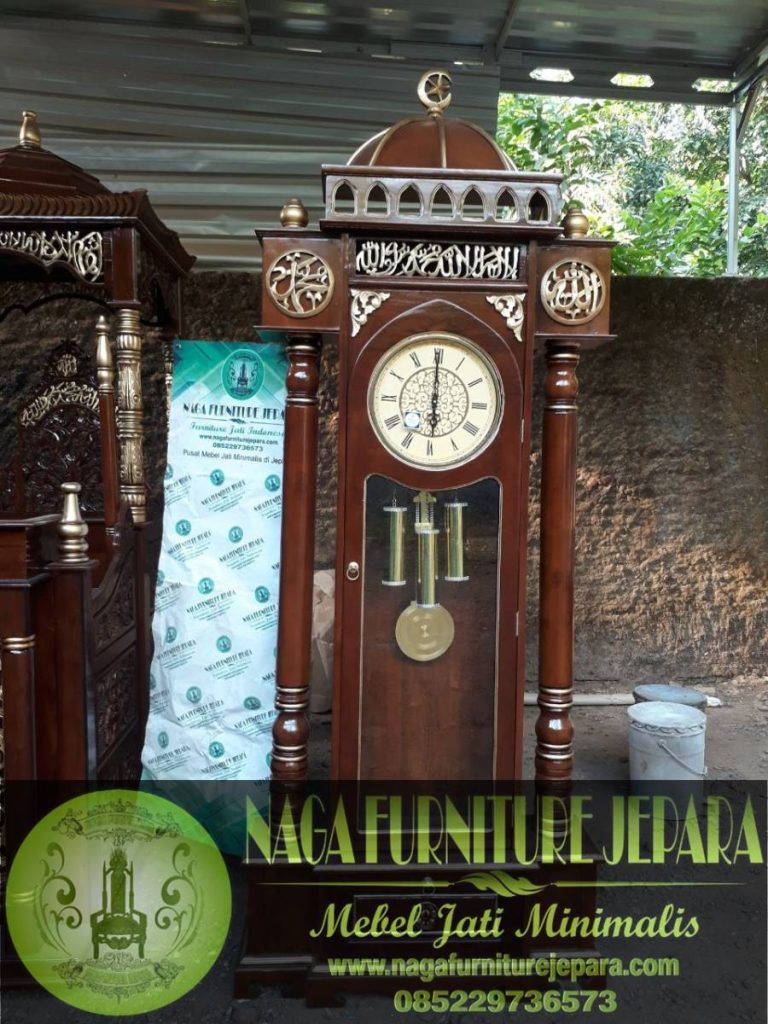 Almari-Jam-Motif-Kubah-Masjid-Kaligrafi-Kayu-Jati-scaled  